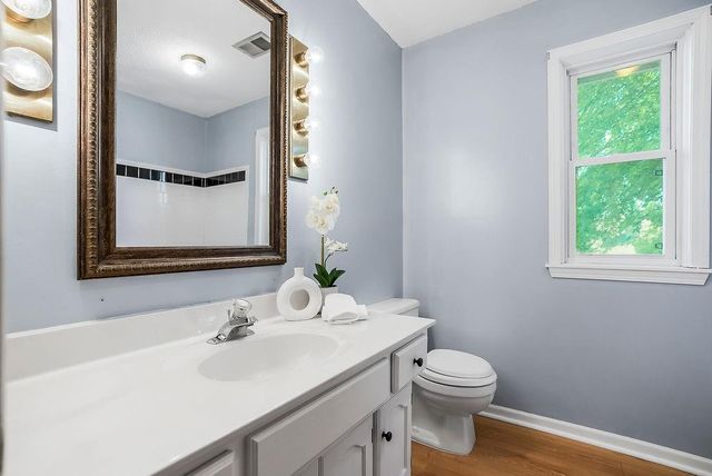 639 NE Bordner Drive, Lee's Summit, MO 64086
