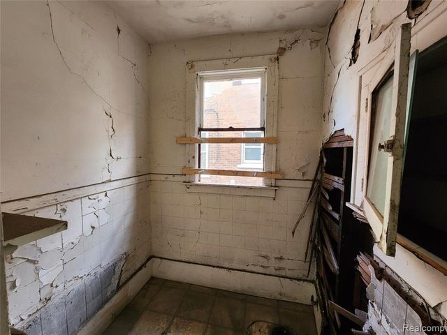 9611 Otsego Street, Detroit, MI 48204