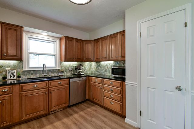 3409 S Rogers Avenue, Springfield, MO 65804