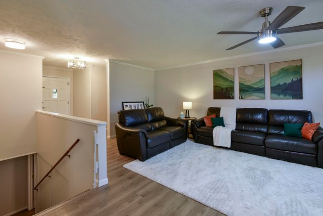 3409 S Rogers Avenue, Springfield, MO 65804