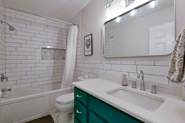 3409 S Rogers Avenue, Springfield, MO 65804