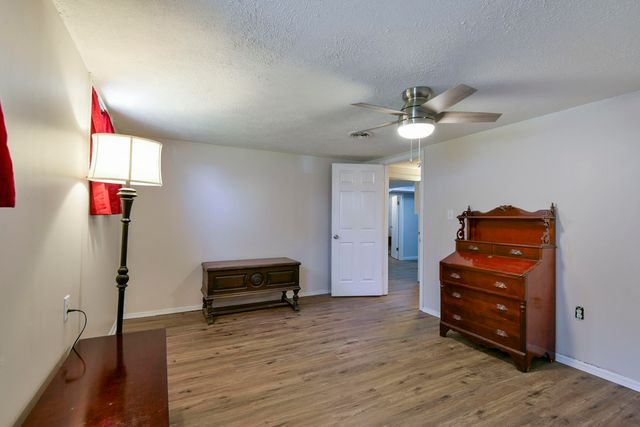 3409 S Rogers Avenue, Springfield, MO 65804