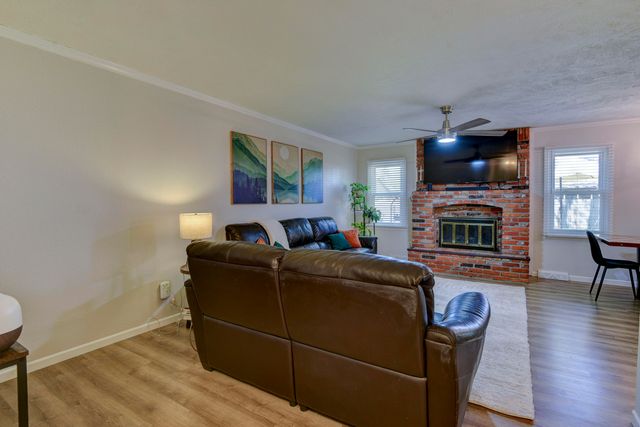 3409 S Rogers Avenue, Springfield, MO 65804