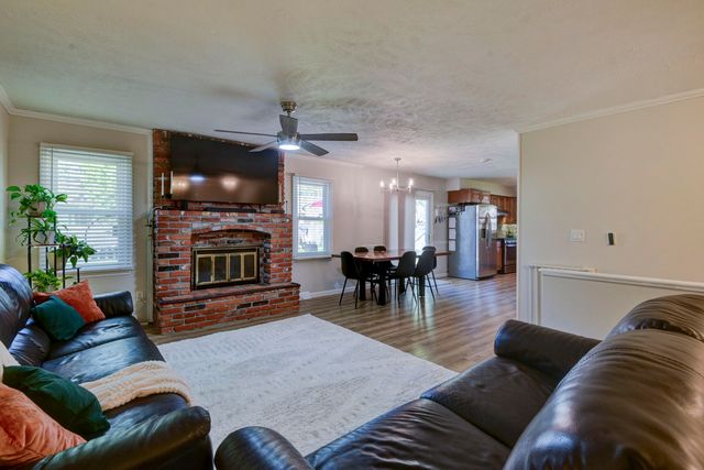 3409 S Rogers Avenue, Springfield, MO 65804