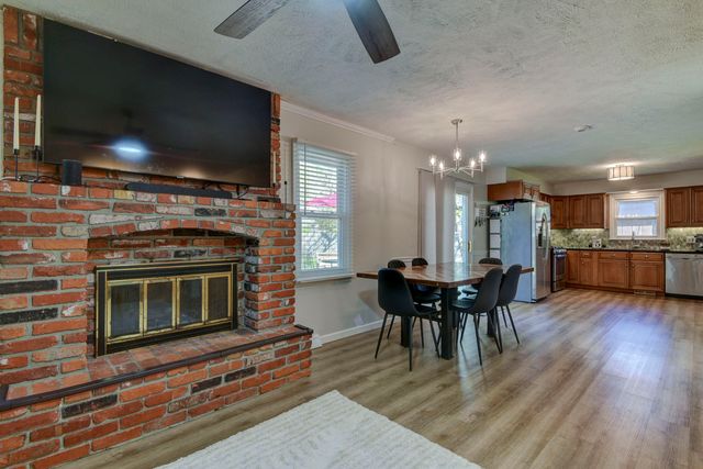 3409 S Rogers Avenue, Springfield, MO 65804