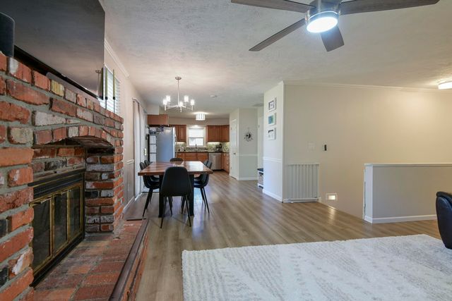 3409 S Rogers Avenue, Springfield, MO 65804