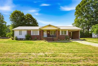 282 W Bennett Road, Westminster, SC 29693