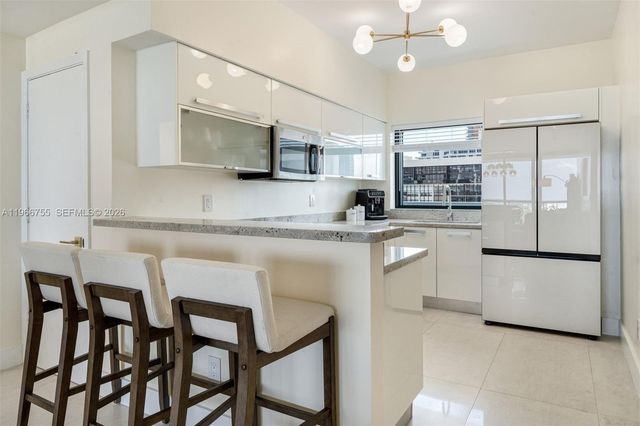 601 NE 36th St 1703, Miami, FL 33137