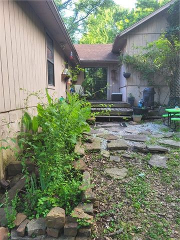 33 Dogwood Street, West Fork, AR 72774