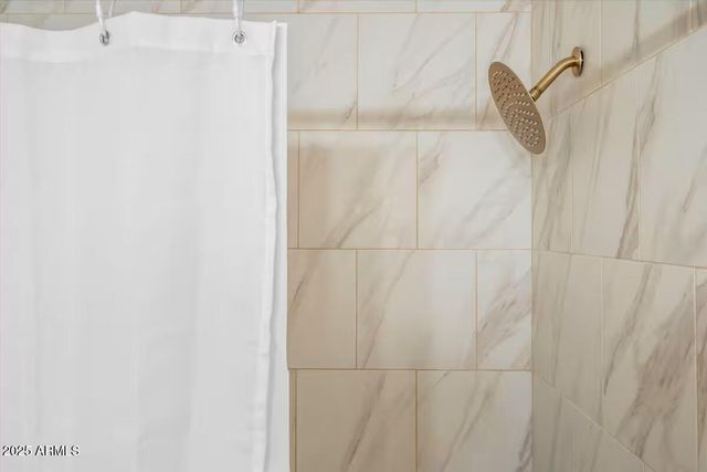 7412 S ELM Street, Tempe, AZ 85283