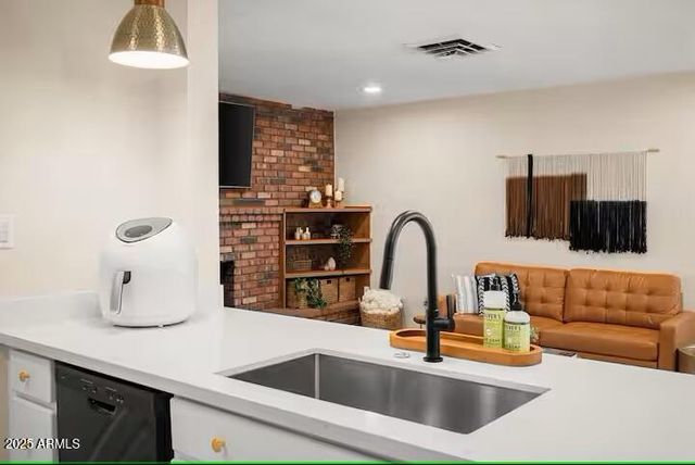 7412 S ELM Street, Tempe, AZ 85283