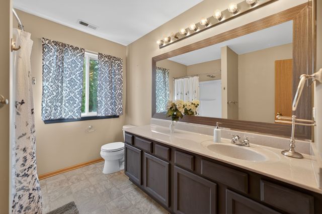 746 Bluebell Lane, Pingree Grove, IL 60140