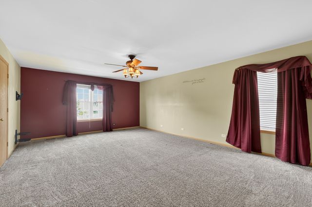 746 Bluebell Lane, Pingree Grove, IL 60140