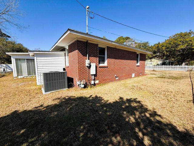 811 Cedar St., Georgetown, SC 29440