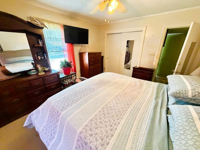 811 Cedar St., Georgetown, SC 29440