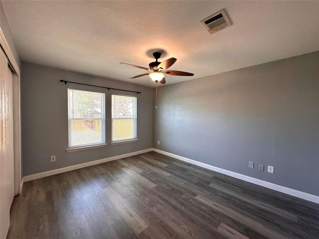 5604 Man O War Stretch DR, Del Valle, TX 78617