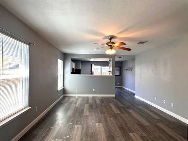 5604 Man O War Stretch DR, Del Valle, TX 78617