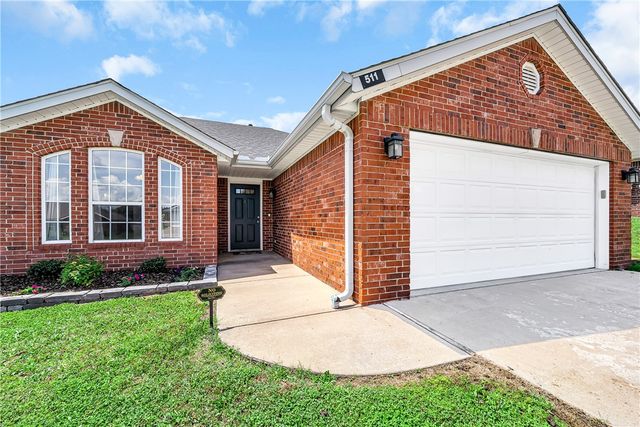 511 Dewberry Lane, Centerton, AR 72719