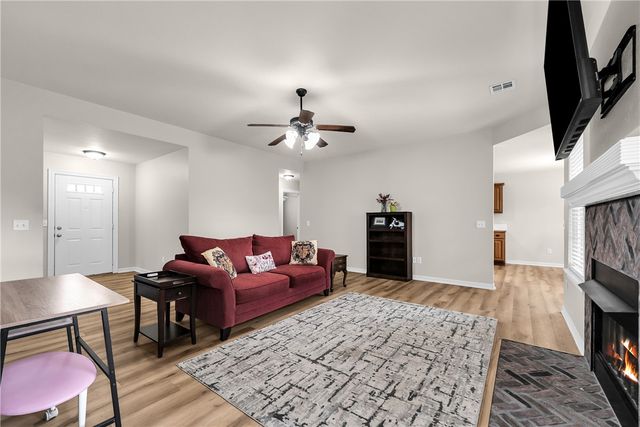511 Dewberry Lane, Centerton, AR 72719