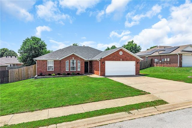 511 Dewberry Lane, Centerton, AR 72719