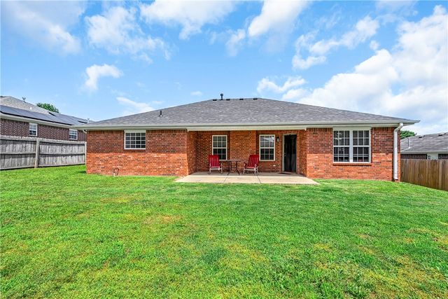 511 Dewberry Lane, Centerton, AR 72719