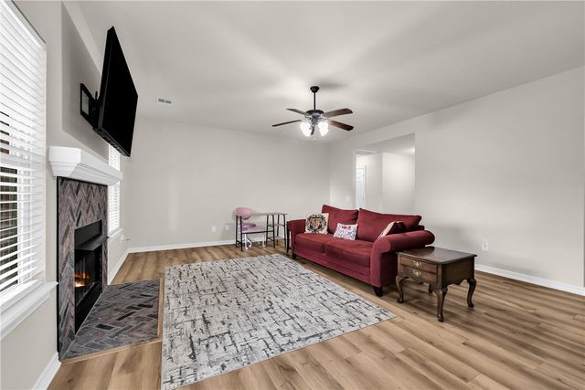 511 Dewberry Lane, Centerton, AR 72719