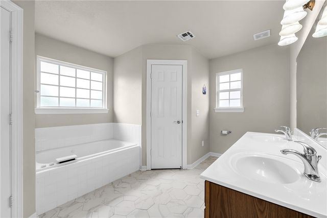 511 Dewberry Lane, Centerton, AR 72719