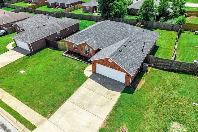 511 Dewberry Lane, Centerton, AR 72719