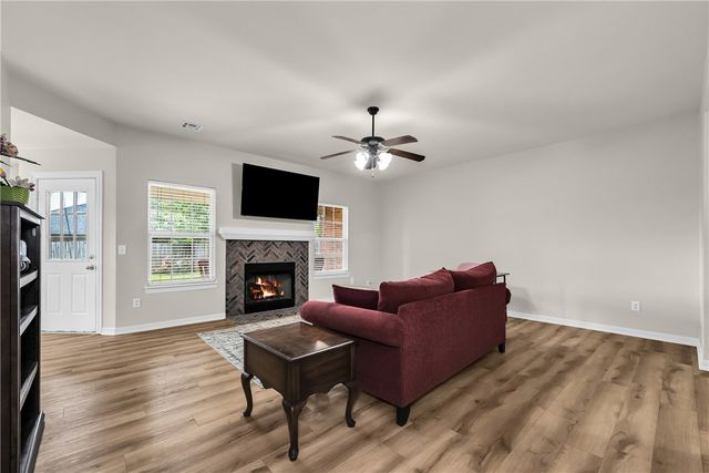 511 Dewberry Lane, Centerton, AR 72719