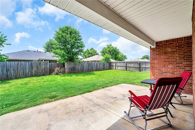 511 Dewberry Lane, Centerton, AR 72719