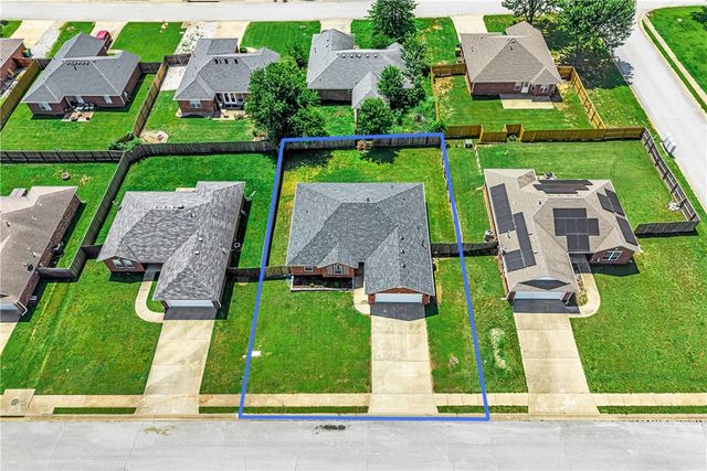 511 Dewberry Lane, Centerton, AR 72719