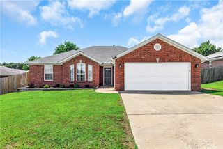 511 Dewberry Lane, Centerton, AR 72719
