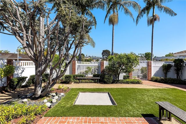 1901 Altura, Corona Del Mar, CA 92625