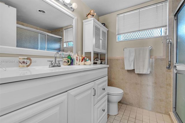 1530 NE 191st St 105, Miami, FL 33179