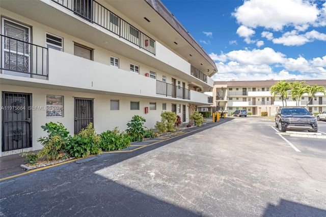 1530 NE 191st St 105, Miami, FL 33179