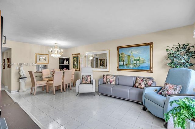 1530 NE 191st St 105, Miami, FL 33179