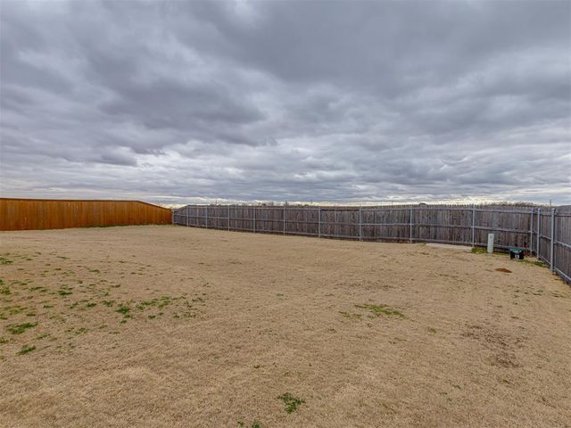 509 Carlow Way, Yukon, OK 73099