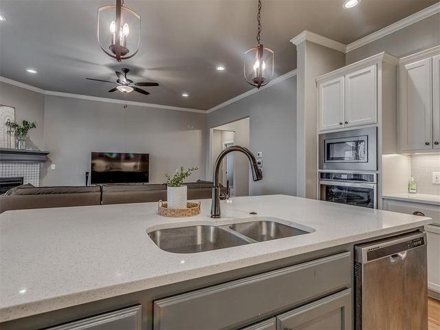 509 Carlow Way, Yukon, OK 73099