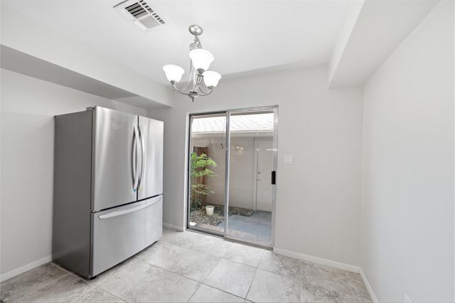 727 Bunker Hill Road 7, Houston, TX 77024