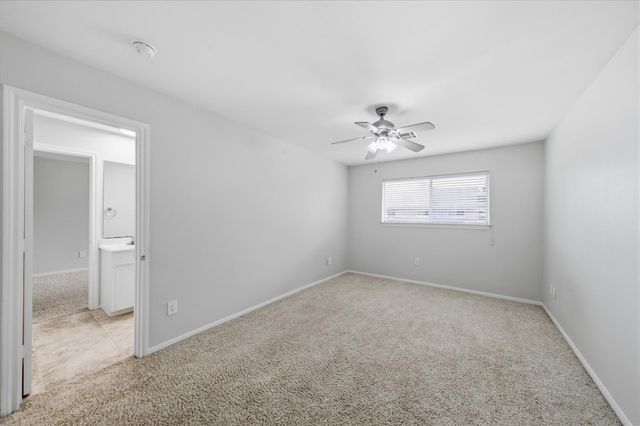 727 Bunker Hill Road 7, Houston, TX 77024