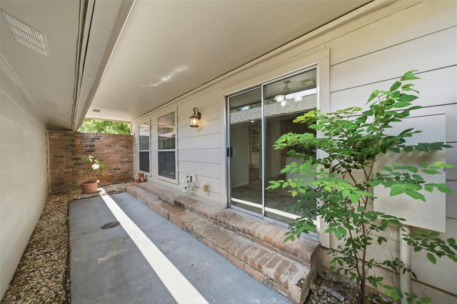 727 Bunker Hill Road 7, Houston, TX 77024
