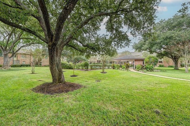 727 Bunker Hill Road 7, Houston, TX 77024