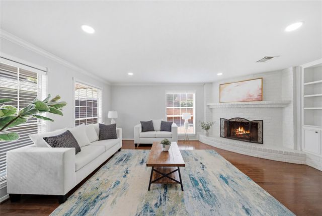 727 Bunker Hill Road 7, Houston, TX 77024