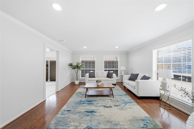 727 Bunker Hill Road 7, Houston, TX 77024