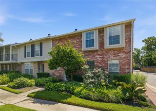 727 Bunker Hill Road 7, Houston, TX 77024