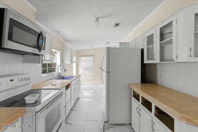 24027 NW 183RD AVE Avenue, High Springs, FL 32643