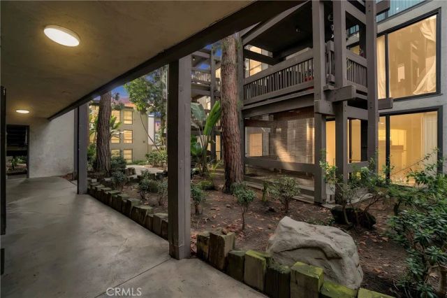 8650 Gulana, Playa Del Rey, CA 90293