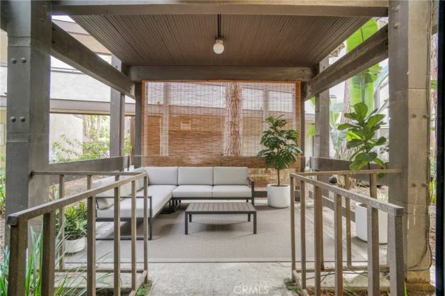 8650 Gulana, Playa Del Rey, CA 90293