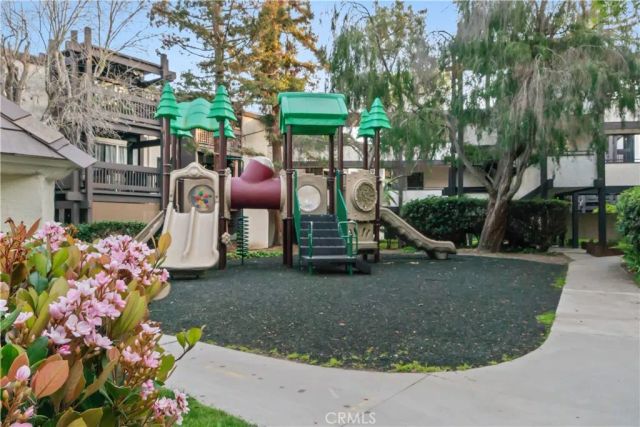 8650 Gulana, Playa Del Rey, CA 90293