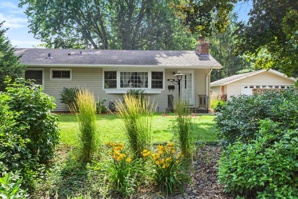 10433 Washburn Avenue S, Bloomington, MN 55431 — photo 2